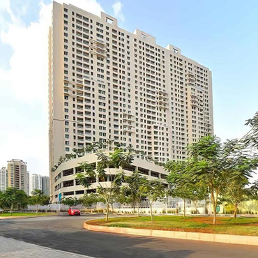 rustomjee la familia